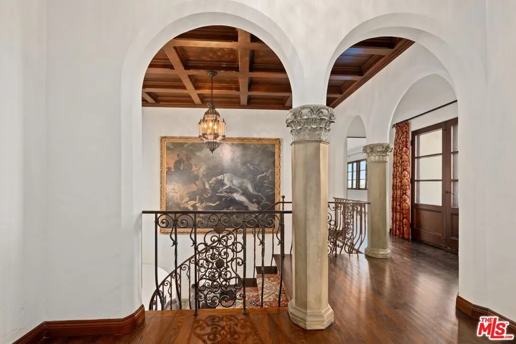 2188 Ponet Drive, Los Angeles, California 90068 home-pic-21